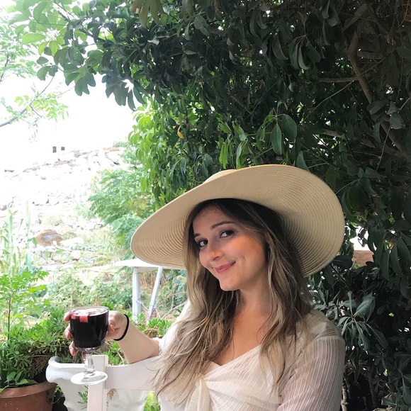 Meet your Posher, Phoebe - Picture 1 of 1